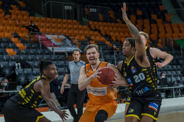 并用动作 并用动作