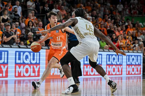 对利拉德个 对利拉德个