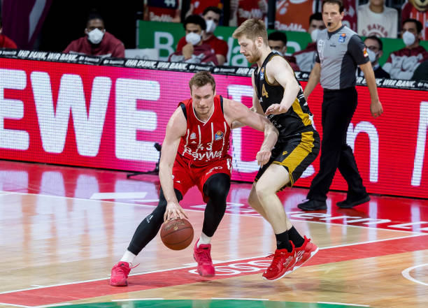 遭日本队压 遭日本队压